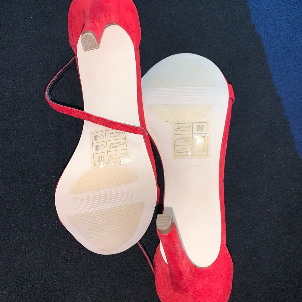Red Heels - Picture 2 of 4